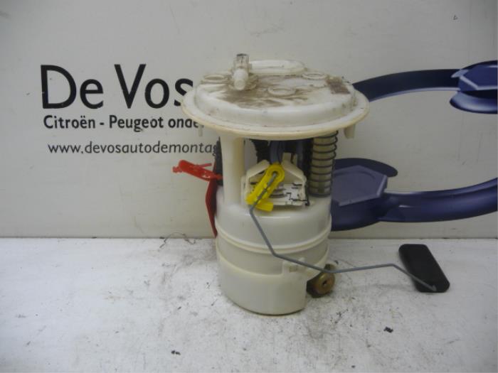 Gebruikte Tank element Pomp Peugeot 407 (6D) 1.8 16V Prijs € 70,00 Margeregeling aangeboden door De Vos Onderdelen
