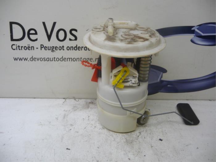 Gebruikte Tank element Pomp Peugeot 407 (6D) 3.0 V6 24V VVT Prijs € 70,00 Margeregeling aangeboden door De Vos Onderdelen