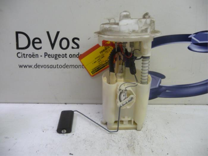 Gebruikte Tank element Pomp Peugeot 206 (2A/C/H/J/S) 1.6 XS,XT Prijs € 55,00 Margeregeling aangeboden door De Vos Onderdelen