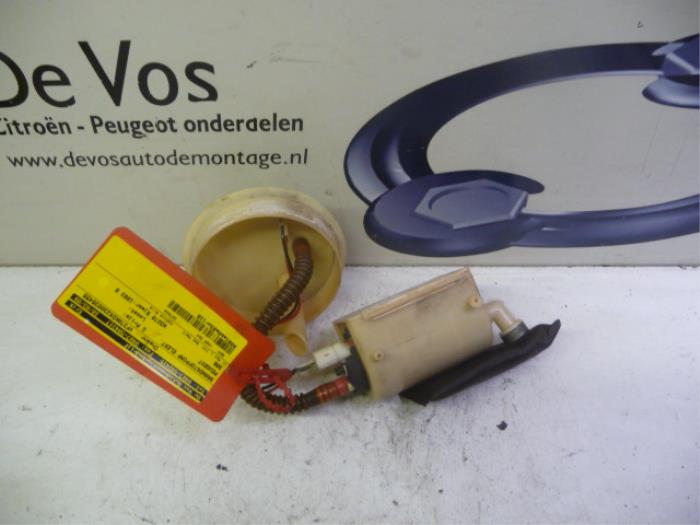 Gebruikte Tank element Pomp Peugeot 306 (7A/C/S) 1.4 XN,XR,XA,XRA Prijs € 45,00 Margeregeling aangeboden door De Vos Onderdelen
