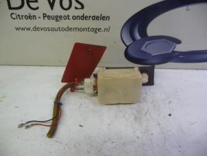 Gebruikte Tank element Pomp Peugeot 306 (7B) 1.4 SL,SR Prijs € 45,00 Margeregeling aangeboden door De Vos Onderdelen