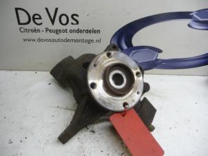 Gebruikte Fusee rechts-voor Citroen Xantia (X1/2) 1.8i X,SX Prijs € 55,00 Margeregeling aangeboden door De Vos Autodemontagebedrijf