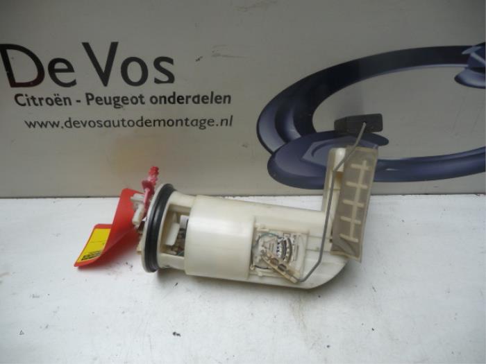 Gebruikte Tank element Pomp Citroen Saxo 1.1i X,SX Prijs € 45,00 Margeregeling aangeboden door De Vos Onderdelen
