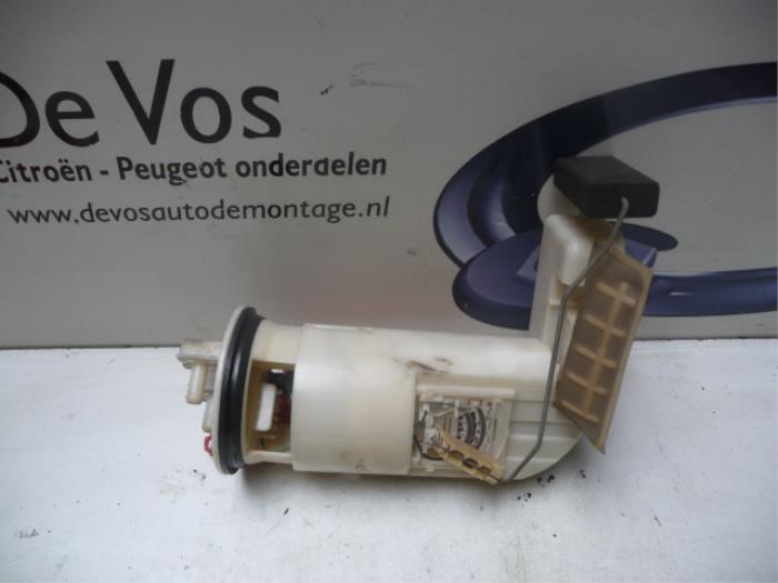 Gebruikte Tank element Pomp Citroen Saxo 1.1i X,SX Prijs € 45,00 Margeregeling aangeboden door De Vos Onderdelen