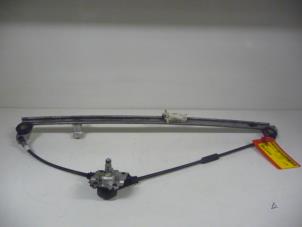 Gebruikte Ruitmechaniek 4Deurs links-voor Peugeot Boxer (230L) 1.9dT 270C Prijs € 45,00 Margeregeling aangeboden door De Vos Onderdelen