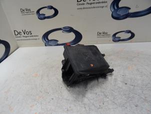 Gebruikte Relais Houder Citroen C4 Picasso Prijs € 30,00 Margeregeling aangeboden door De Vos Onderdelen