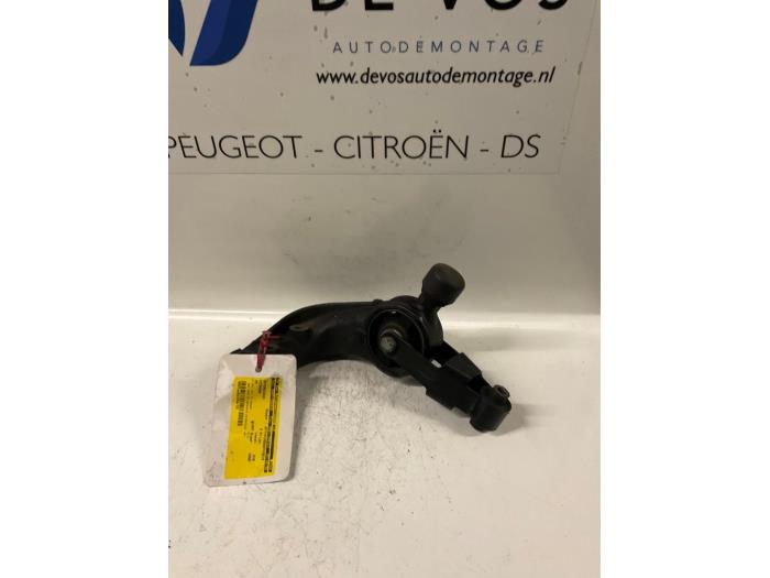 Gebruikte Motorsteun Citroen XM (Y4) 2.0 i 16V Prijs € 35,00 Margeregeling aangeboden door De Vos Onderdelen