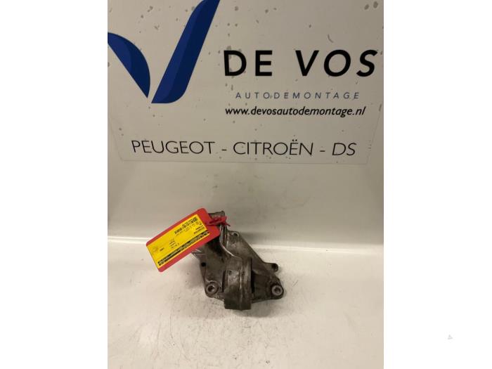 Gebruikte Motorsteun Citroen XM Prijs € 35,00 Margeregeling aangeboden door De Vos Onderdelen