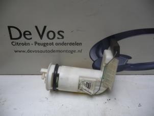 Gebruikte Brandstofpomp Elektrisch Peugeot 106 II 1.1 XN,XR,XT,Accent Prijs € 55,00 Margeregeling aangeboden door De Vos Autodemontagebedrijf