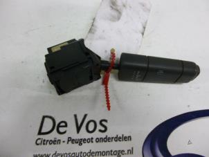 Gebruikte Ruitenwis Schakelaar Citroen XM Prijs € 25,00 Margeregeling aangeboden door De Vos Autodemontagebedrijf