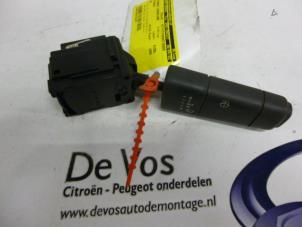 Gebruikte Ruitenwis Schakelaar Citroen XM (Y4) 2.0 i 16V Prijs € 25,00 Margeregeling aangeboden door De Vos Autodemontagebedrijf
