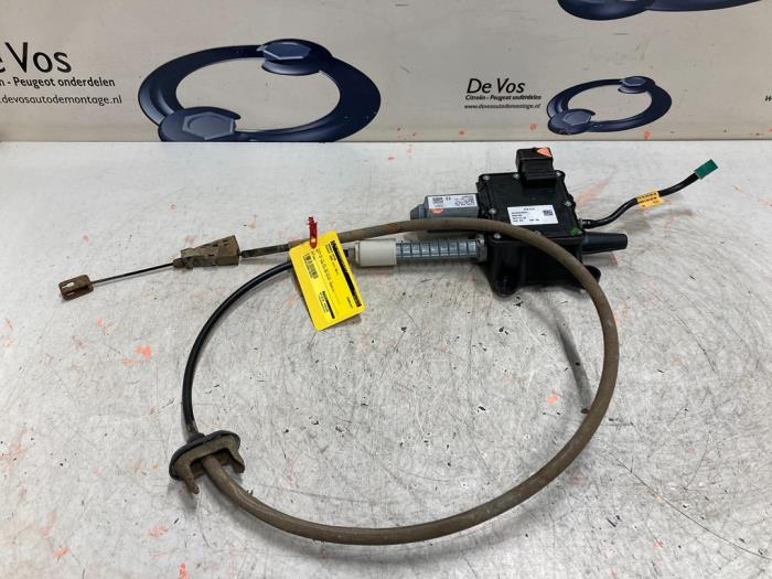 Gebruikte Handrem motor Peugeot 3008 I (0U/HU) Prijs € 200,00 Margeregeling aangeboden door De Vos Onderdelen