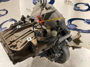 Gebruikte Versnellingsbak Peugeot 3008 I (0U/HU) Prijs € 450,00 Margeregeling aangeboden door De Vos Autodemontagebedrijf