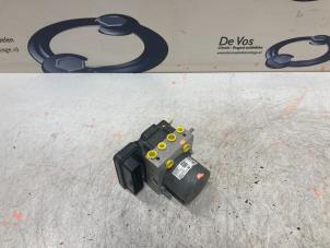 Gebruikte ABS Pomp Peugeot 3008 II (M4/MC/MJ/MR) 1.6 e-THP 165 16V Prijs € 250,00 Margeregeling aangeboden door De Vos Onderdelen
