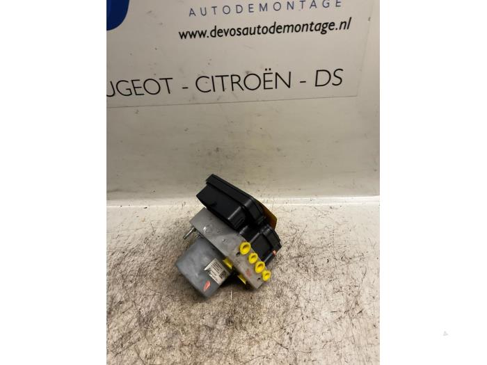 Gebruikte ABS Pomp Peugeot 3008 II (M4/MC/MJ/MR) 1.6 e-THP 165 16V Prijs € 250,00 Margeregeling aangeboden door De Vos Onderdelen