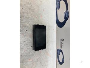 Gebruikte Display Interieur Peugeot 308 Prijs € 160,00 Margeregeling aangeboden door De Vos Onderdelen