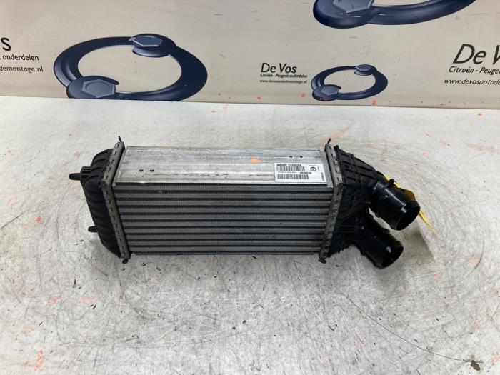 Gebruikte Intercooler Citroen DS 3 (SA) Prijs € 100,00 Margeregeling aangeboden door De Vos Onderdelen