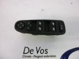 Gebruikte Combischakelaar ramen Citroen C4 Picasso (UD/UE/UF) 1.8 16V Prijs € 70,00 Margeregeling aangeboden door De Vos Autodemontagebedrijf