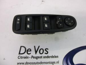 Gebruikte Combischakelaar ramen Citroen C4 Picasso (UD/UE/UF) 1.6 HDi 16V 110 Prijs € 70,00 Margeregeling aangeboden door De Vos Autodemontagebedrijf