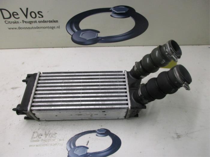 Gebruikte Intercooler Citroen C4 Picasso (UD/UE/UF) 1.6 HDi 16V 110 Prijs € 70,00 Margeregeling aangeboden door De Vos Onderdelen