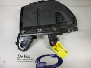 Gebruikte Luchtfilterhuis Citroen DS3 (SA) 1.6 HDiF 16V Prijs € 35,00 Margeregeling aangeboden door De Vos Onderdelen