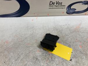 Gebruikte ACC Sensor (afstand) Peugeot 2008 (CU) 1.2 12V e-THP PureTech 110 Prijs € 100,00 Margeregeling aangeboden door De Vos Onderdelen