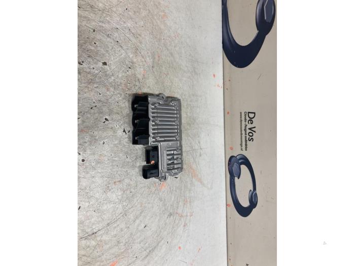 Gebruikte Start/Stop computer Peugeot Expert (V1/VA/VB/VE/VF/VT/VY) 2.0 Blue HDi 180 16V Prijs € 160,00 Margeregeling aangeboden door De Vos Onderdelen