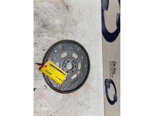 Gebruikte Vliegwiel Peugeot 3008 Prijs € 80,00 Margeregeling aangeboden door De Vos Onderdelen