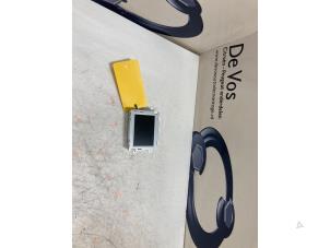 Gebruikte Display Interieur Peugeot 3008 I (0U/HU) 2.0 HYbrid4 16V Prijs € 90,00 Margeregeling aangeboden door De Vos Onderdelen