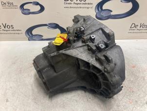 Gebruikte Automaatbak Peugeot 3008 I (0U/HU) 2.0 HYbrid4 16V Prijs € 450,00 Margeregeling aangeboden door De Vos Onderdelen