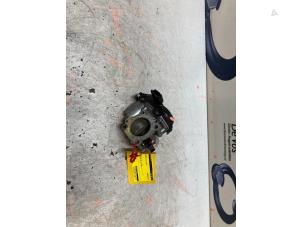 Gebruikte Gasklephuis Citroen C3 Aircross I (2C/2R) Prijs € 115,00 Margeregeling aangeboden door De Vos Onderdelen