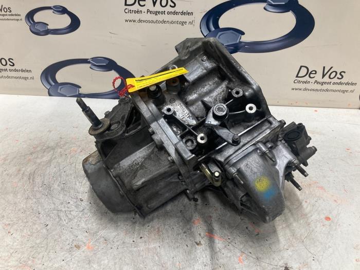 Gebruikte Versnellingsbak Peugeot 307 Break (3E) 1.6 16V Prijs € 250,00 Margeregeling aangeboden door De Vos Onderdelen
