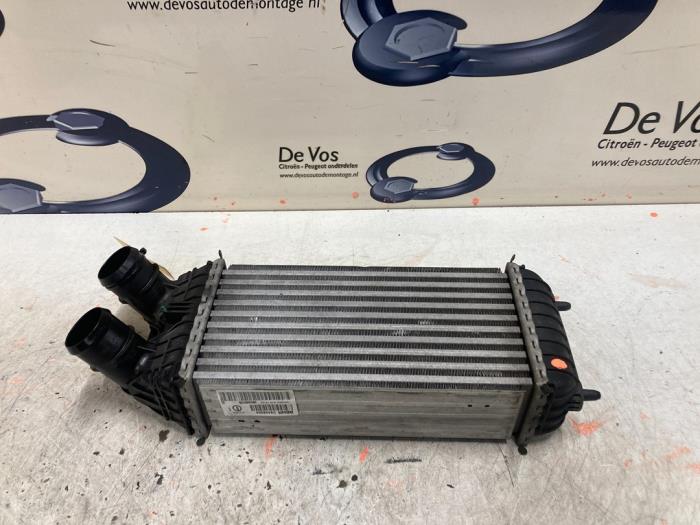 Gebruikte Intercooler Citroen DS3 Cabrio (SB) 1.2 12V PureTech 110 S&S Prijs € 100,00 Margeregeling aangeboden door De Vos Onderdelen