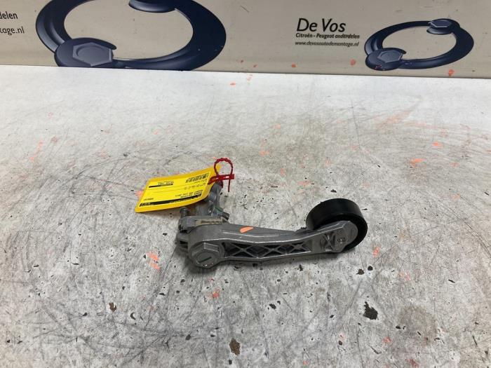 Gebruikte Spanrol Multiriem Peugeot 208 Prijs € 60,00 Margeregeling aangeboden door De Vos Onderdelen