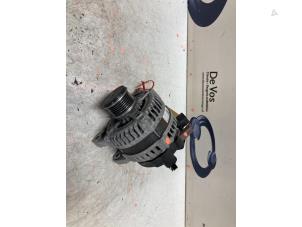 Gebruikte Dynamo Peugeot 3008 II (M4/MC/MJ/MR) 1.5 BlueHDi 130 Prijs € 100,00 Margeregeling aangeboden door De Vos Onderdelen