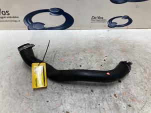 Gebruikte Intercooler Slang Peugeot 3008 II (M4/MC/MJ/MR) 1.5 BlueHDi 130 Prijs € 35,00 Margeregeling aangeboden door De Vos Onderdelen