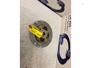 Gebruikte Koppelingsplaat Peugeot 3008 II (M4/MC/MJ/MR) 1.6 16V HYbrid 225 Prijs € 135,00 Margeregeling aangeboden door De Vos Onderdelen