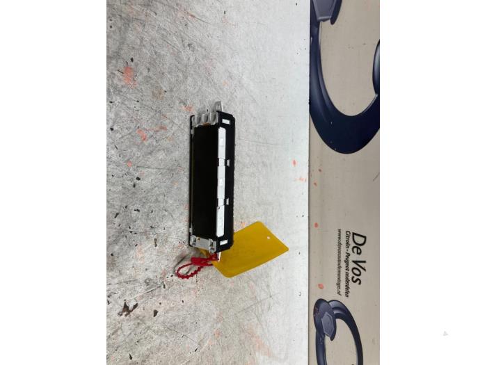 Gebruikte Display Interieur Peugeot Partner (GC/GF/GG/GJ/GK) 1.6 HDI 75 Phase 2 Prijs € 70,00 Margeregeling aangeboden door De Vos Onderdelen