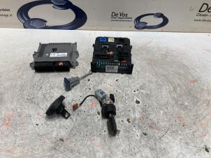 Gebruikte Computer Motormanagement Citroen Berlingo Cinqspace, Multispace 1.2 12V PureTech 110 Prijs € 350,00 Margeregeling aangeboden door De Vos Onderdelen