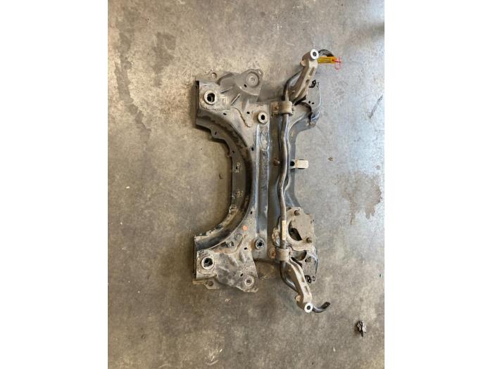 Gebruikte Subframe Peugeot 308 Prijs € 200,00 Margeregeling aangeboden door De Vos Onderdelen
