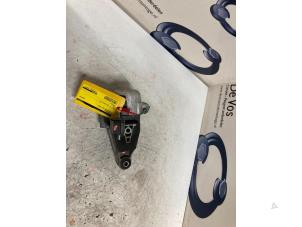 Gebruikte Motorrubber Citroen C5 III Berline (RD) 3.0 HDiF V6 24V Prijs € 160,00 Margeregeling aangeboden door De Vos Onderdelen