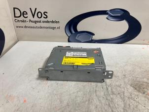 Gebruikte Radio Peugeot 308 (L3/L8/LB/LH/LP) 1.2 12V e-THP PureTech 110 Prijs € 300,00 Margeregeling aangeboden door De Vos Onderdelen