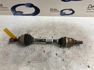 Gebruikte Schokdemperpoot links-voor Peugeot 2008 (CU) 1.2 12V e-THP PureTech 130 Prijs € 70,00 Margeregeling aangeboden door De Vos Onderdelen