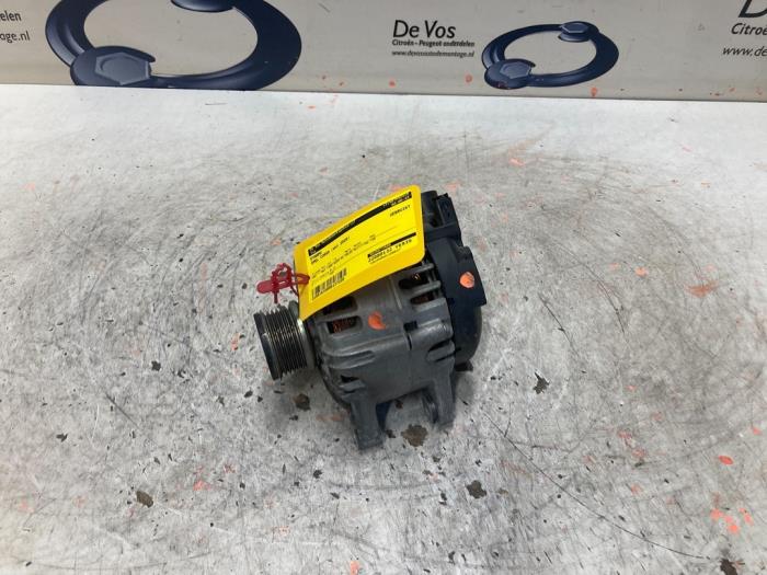 Dynamo van een Opel Corsa F (UB/UH/UP) 1.2 12V 75 2020