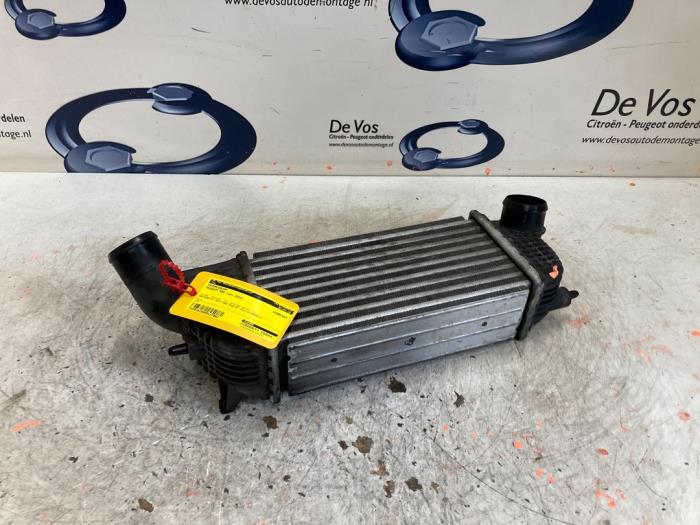 Gebruikte Intercooler Peugeot 508 SW (8E/8U) 2.0 BlueHDi 180 16V Prijs € 80,00 Margeregeling aangeboden door De Vos Onderdelen