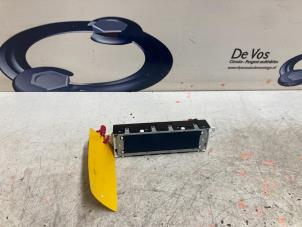 Gebruikte Display Interieur Peugeot 5008 I (0A/0E) 1.6 HDiF 16V Prijs € 80,00 Margeregeling aangeboden door De Vos Onderdelen