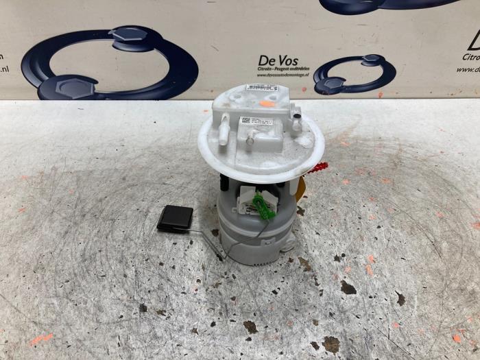 Gebruikte Tank element Pomp Peugeot 208 II (UB/UH/UP) 1.2 Vti 12V PureTech 100 Prijs € 135,00 Margeregeling aangeboden door De Vos Onderdelen