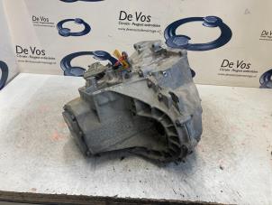 Gebruikte Versnellingsbak Peugeot 208 I (CA/CC/CK/CL) 1.6 16V THP 155 Prijs € 600,00 Margeregeling aangeboden door De Vos Onderdelen