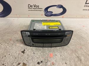 Gebruikte Radio CD Speler Peugeot 107 1.0 12V Prijs € 70,00 Margeregeling aangeboden door De Vos Autodemontagebedrijf