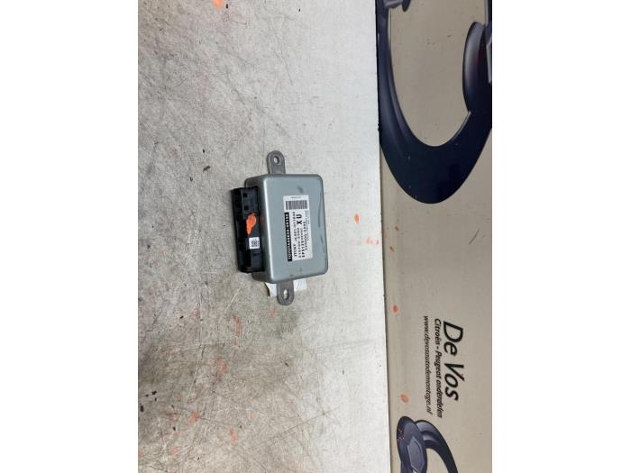 Gebruikte Stuurbekrachtiging Computer Peugeot 108 1.0 12V VVT-i Prijs € 100,00 Margeregeling aangeboden door De Vos Onderdelen